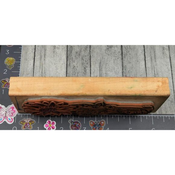 Judikins Bear Holding Flower 5235H Rubber Stamp Wood #F23 - Picture 3 of 3